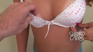 19 ano que velho adolescente quente fode e fica com a boca cheia de porra