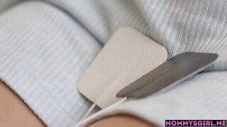 Мачуха і її юна дочка задовольняють одна одну