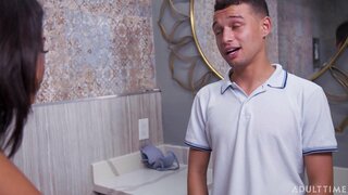 Вена Хар Татсан Түүний Найзуудын Wacking Унтраах нь Түүний Эхчүүд хөхний Даруулга!